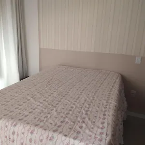 Quarto em Acomodações Particulares Com Cama De Casal, Ar Condicionado, Tv, E Wi-fi 01, Itapema